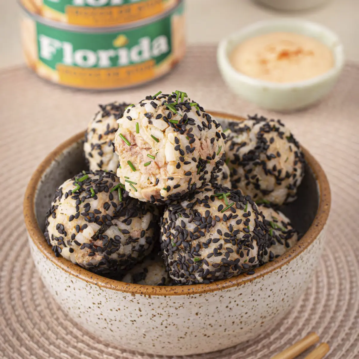 Bolitas estilo sushi con atún