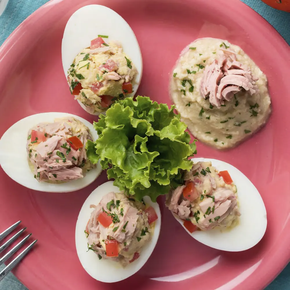 Huevos rellenos con atún