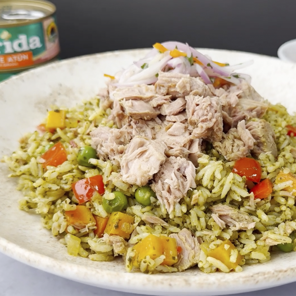 Arroz verde con atún
