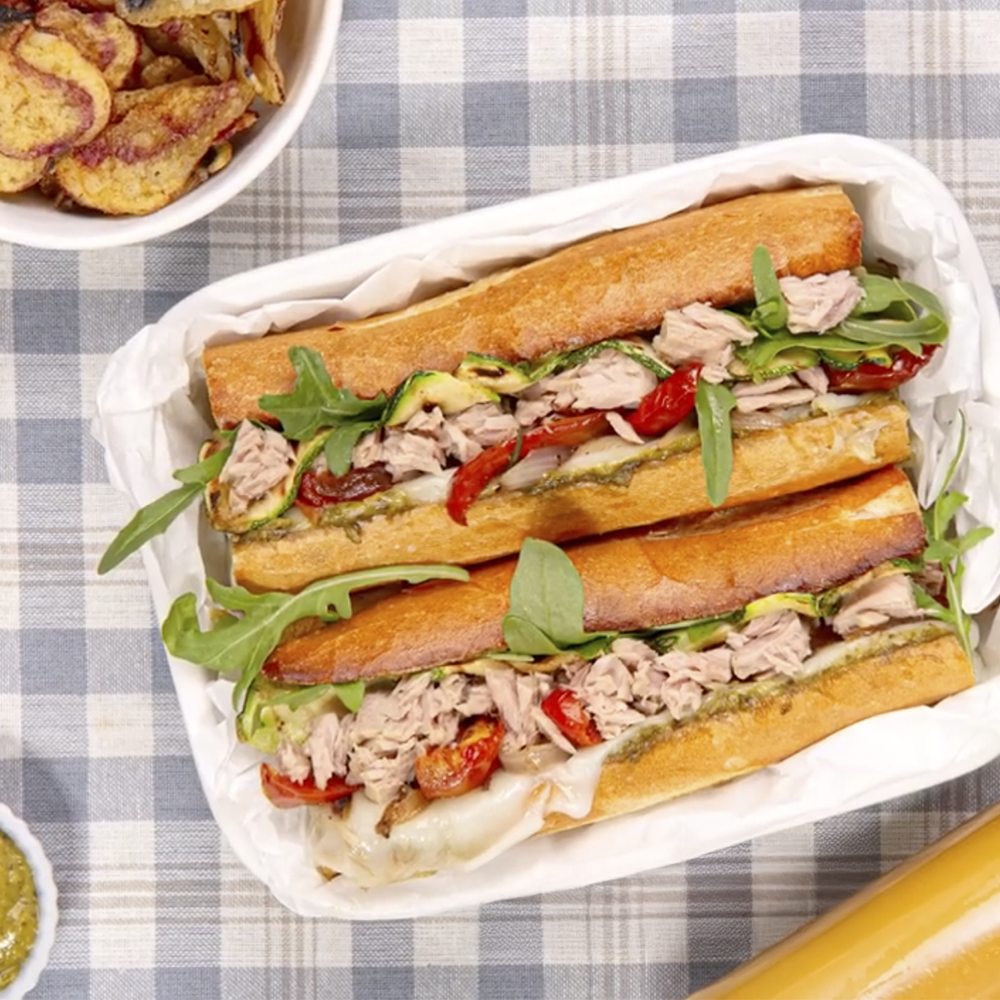 Baguette de atún y queso